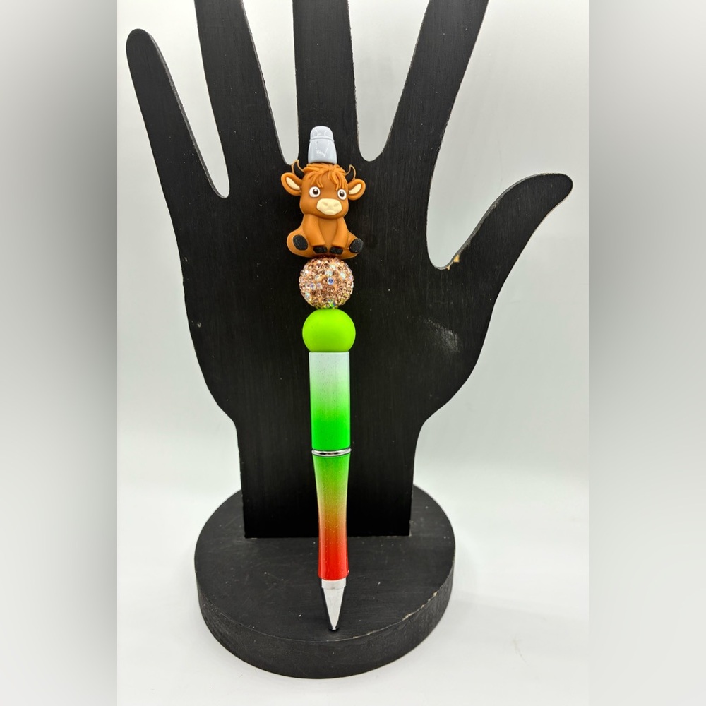 Highland Cow Pen with Gradient Colors